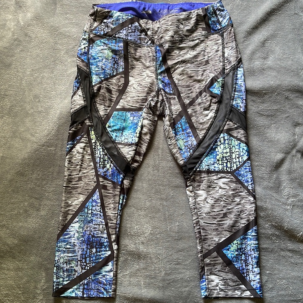 Avia Workout Capris - Size Medium